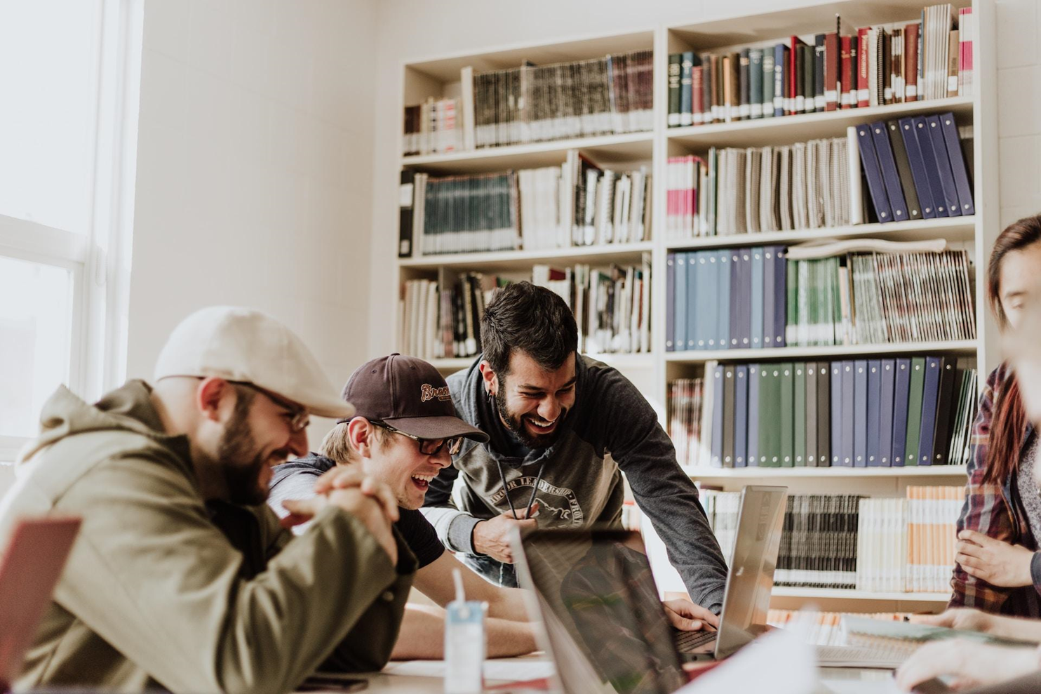 How to Turn a Profit Selling Software as a Service (SaaS) - Cinch Franchise - low cost franchise, fastest growing franchise, predictable recurring revenue, technology franchise opportunities, computer franchise